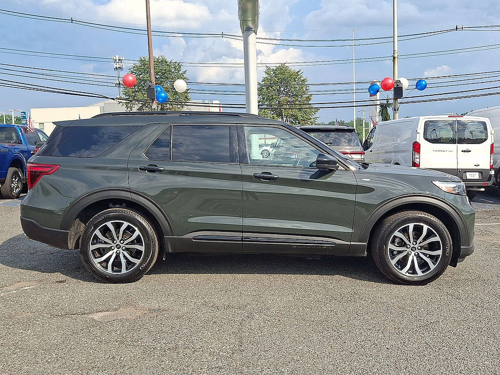 Certified 2024 Ford Explorer ST-Line w/ Class IV Trailer Tow Package AWD/4WD image 32