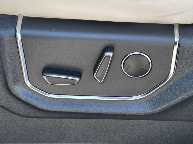 Certified 2023 Ford Expedition Platinum RWD image 16