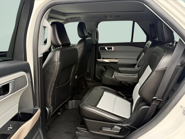 Certified 2023 Ford Explorer XLT w/ Equipment Group 202A AWD/4WD image 5