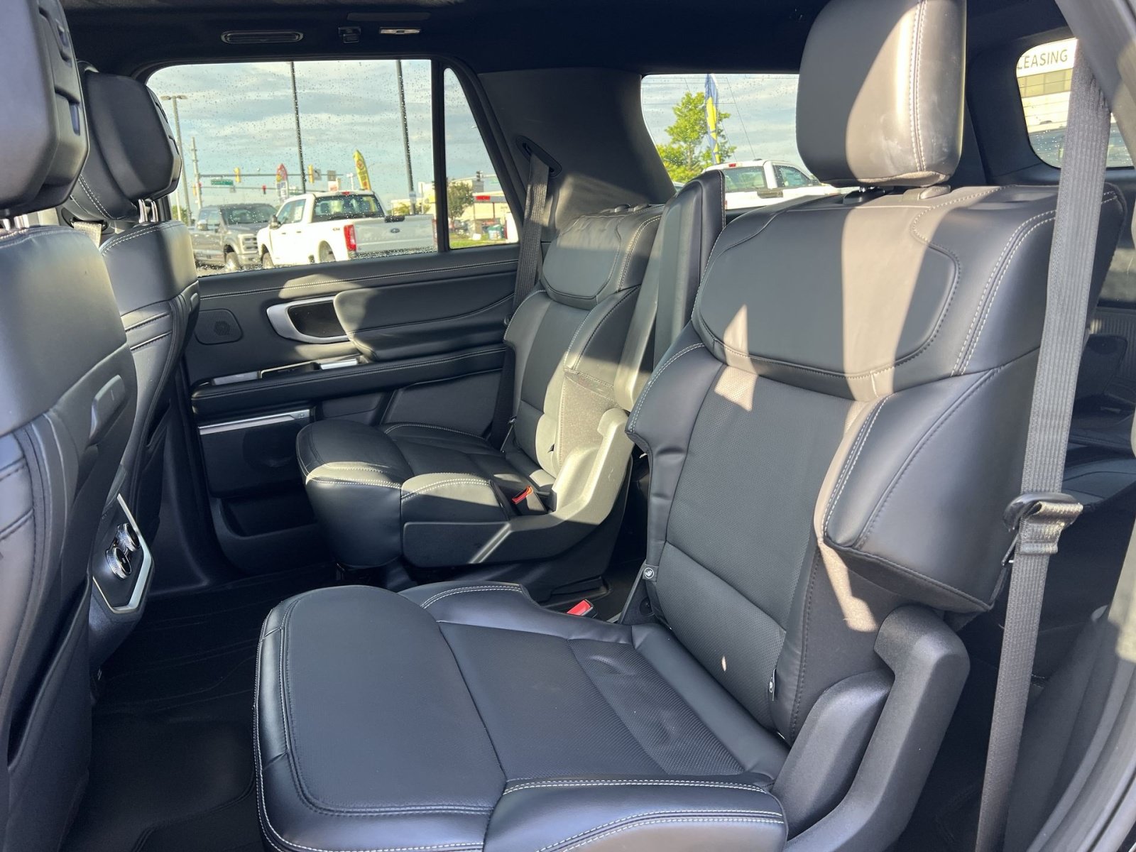 Certified 2026 Ford Expedition Platinum w/ Stealth Performance Package AWD/4WD image 25