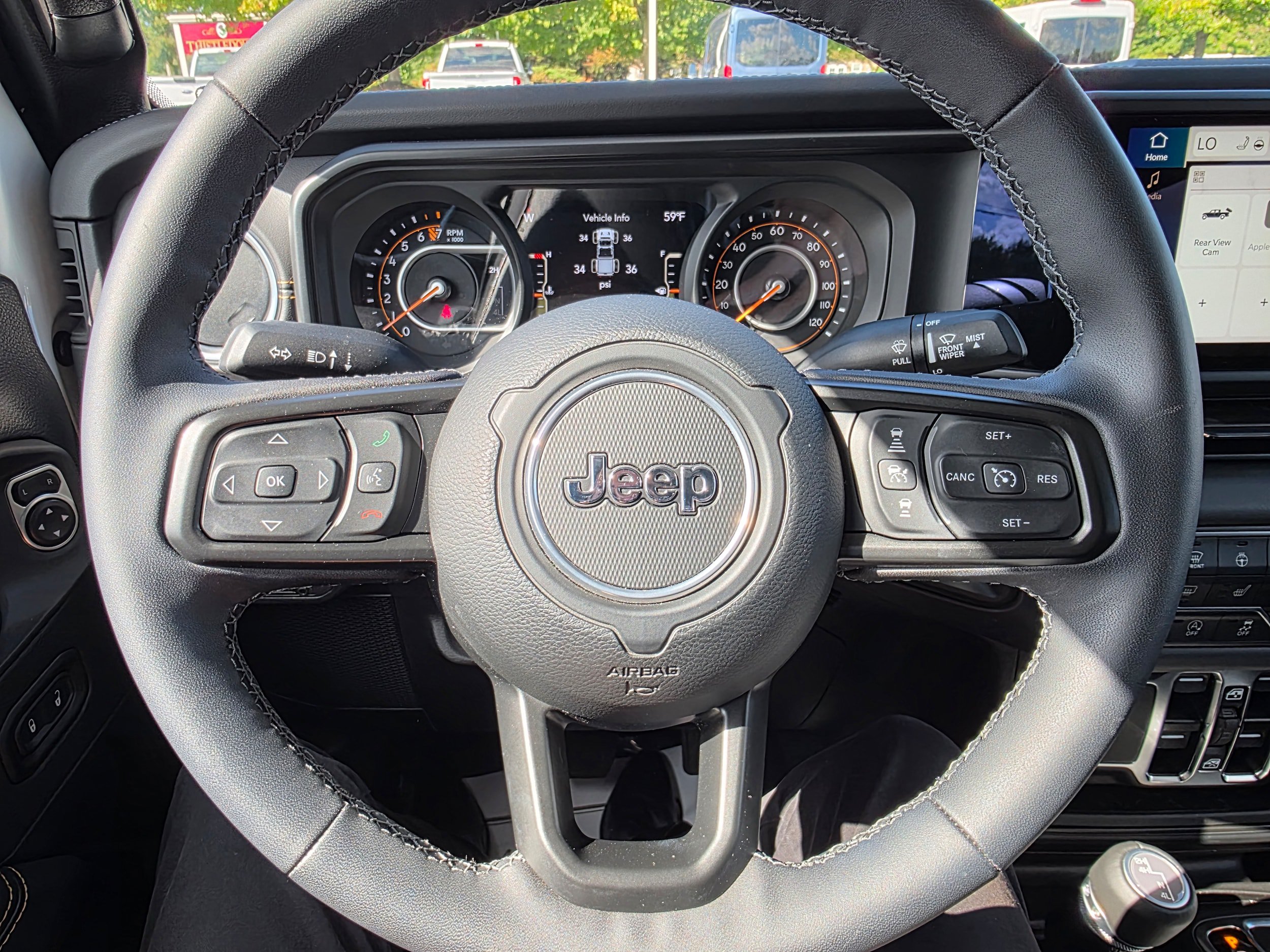 Used 2025 Jeep Gladiator Sport AWD/4WD image 16