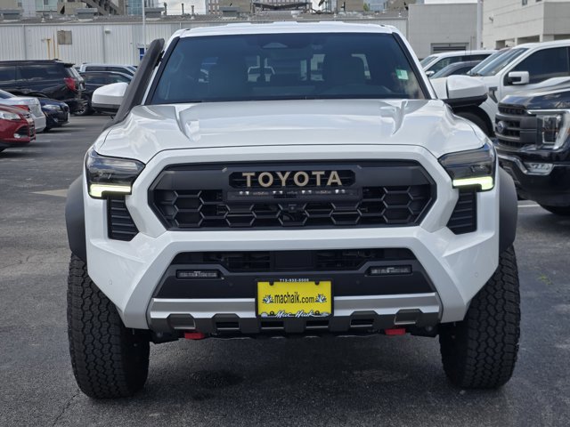 Used 2025 Toyota Tacoma Trailhunter image 2