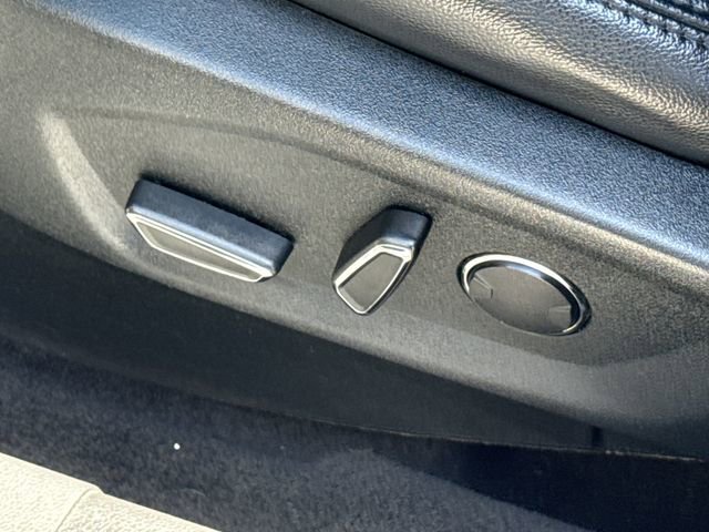 Certified 2018 Ford Explorer XLT w/ Equipment Group 202A FWD image 33