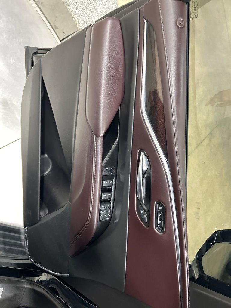 Used 2021 Cadillac Escalade Sport Platinum w/ LPO, ONYX Package image 13