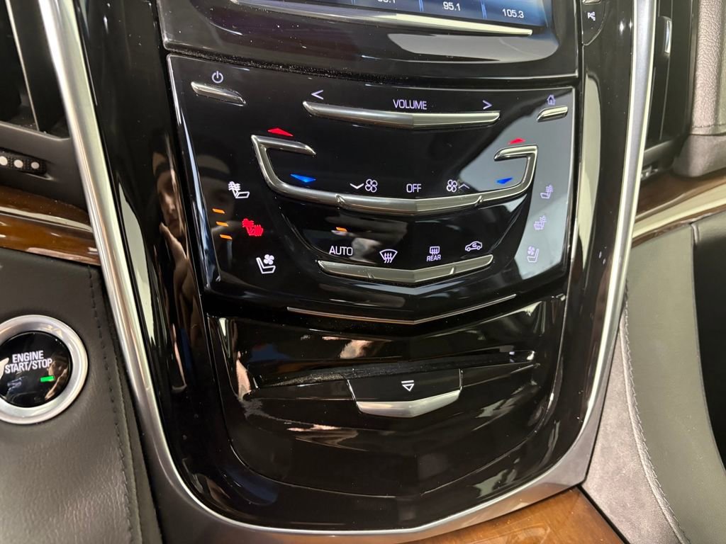 Used 2020 Cadillac Escalade Premium Luxury image 21