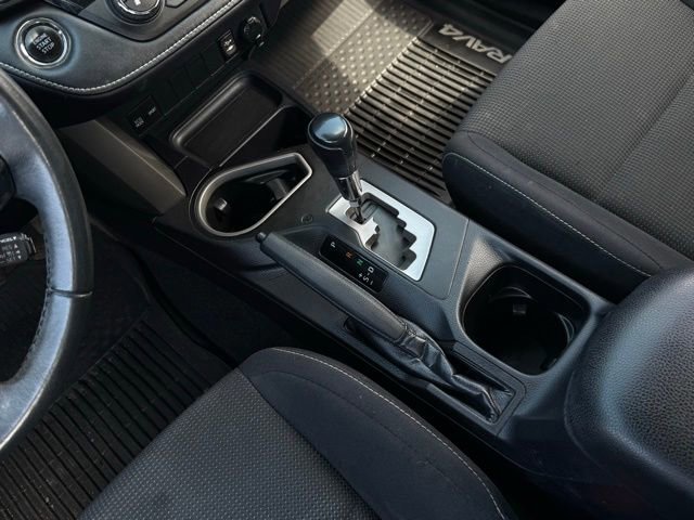 Used 2017 Toyota RAV4 XLE AWD/4WD image 35