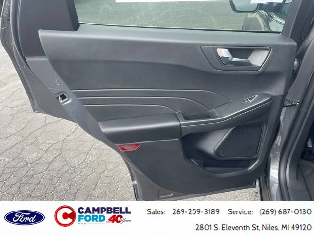 Certified 2025 Ford Escape SE FWD image 18