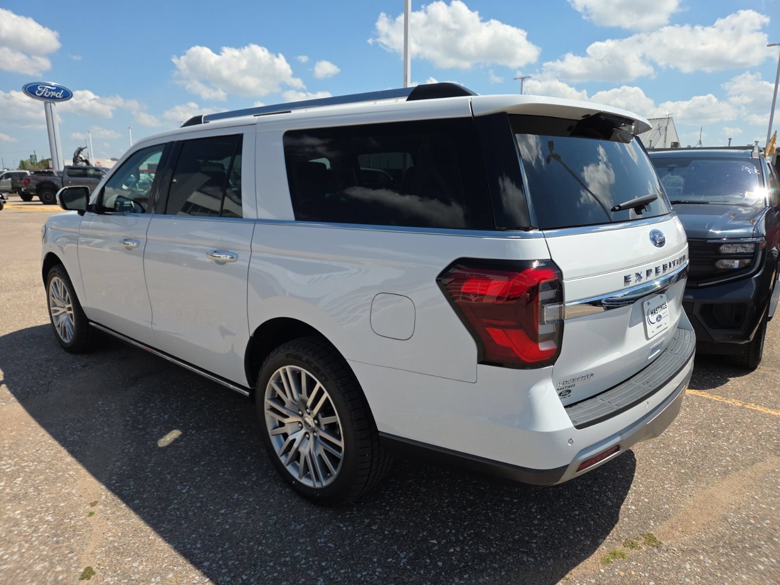 Certified 2023 Ford Expedition Max Limited AWD/4WD image 3