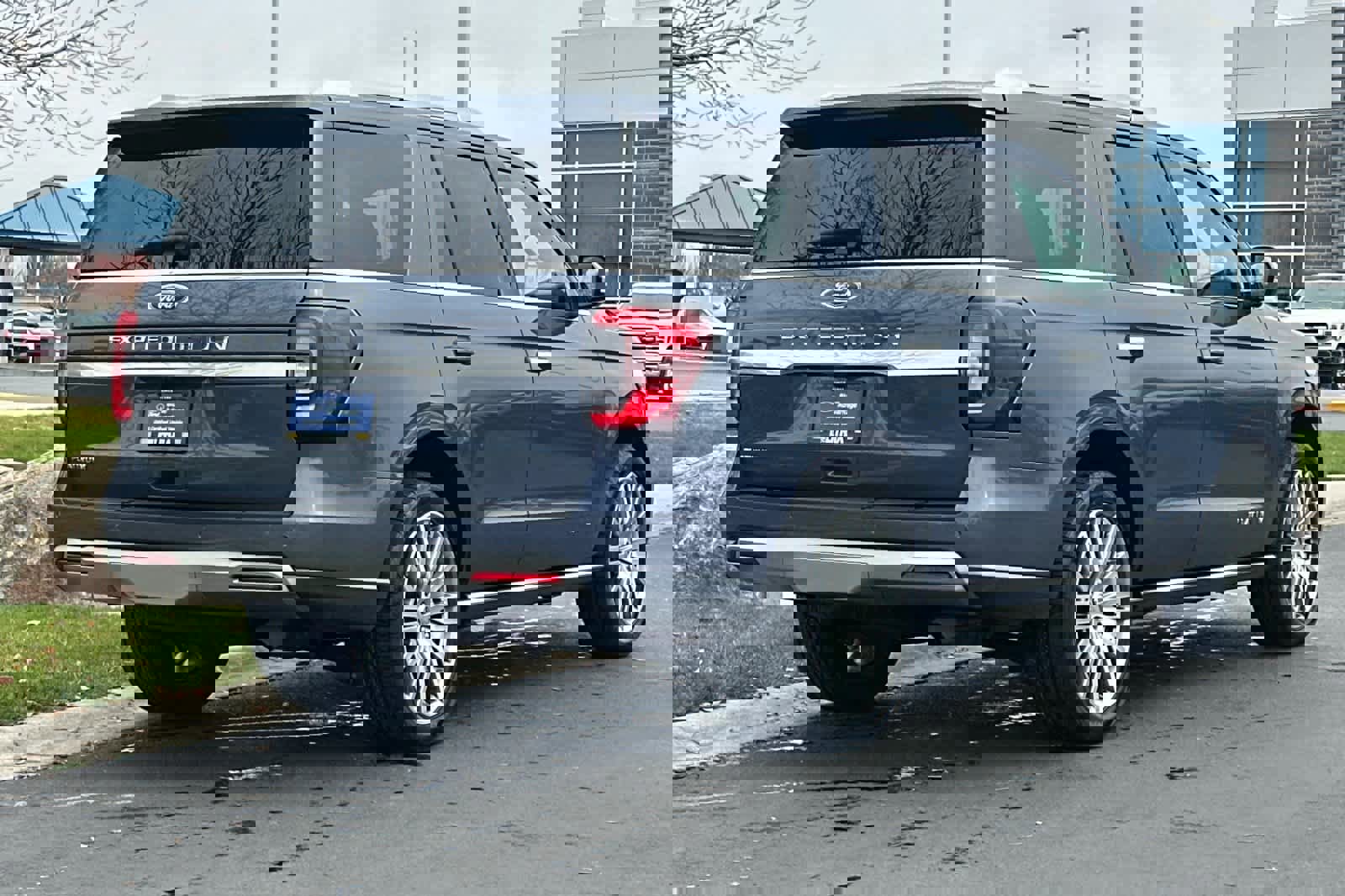 Certified 2023 Ford Expedition Platinum image 5