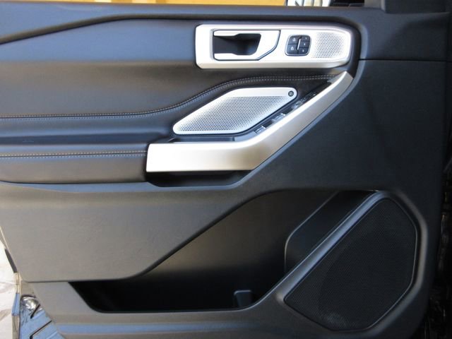 Certified 2023 Ford Explorer Limited w/ Limited Technology Package RWD image 9