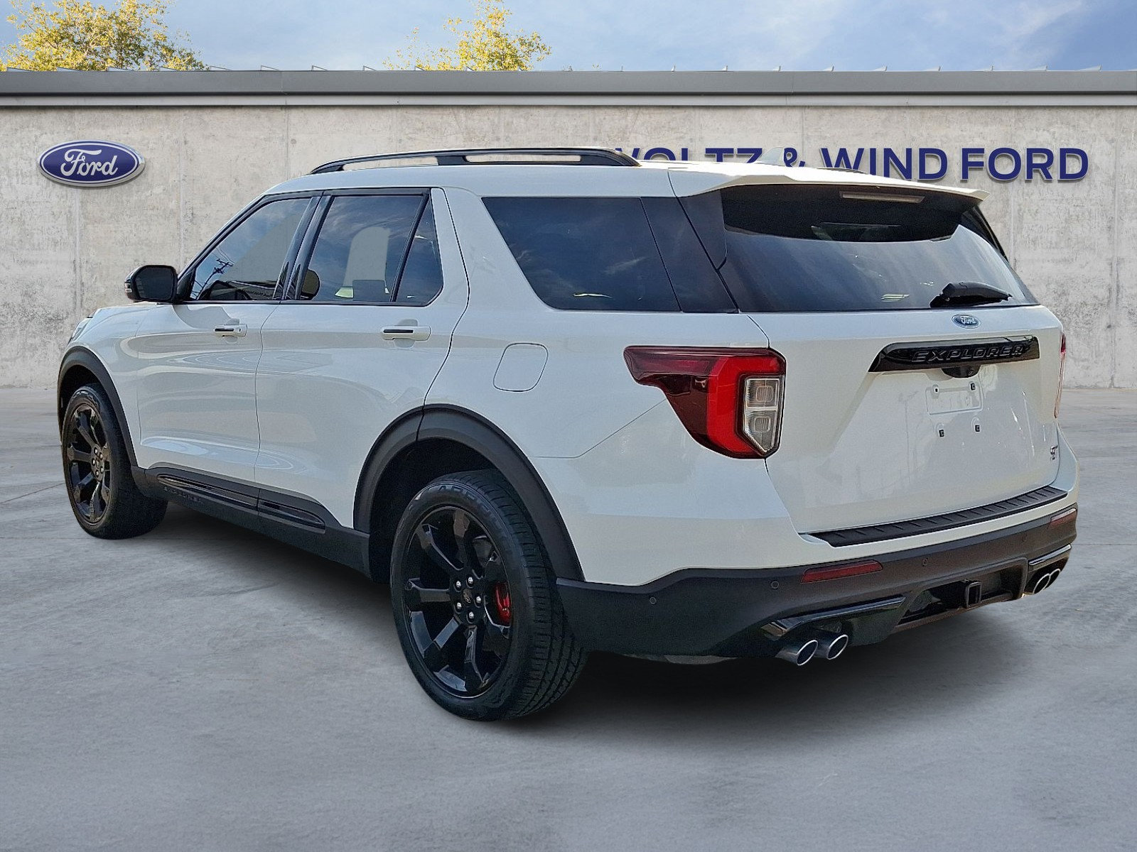 Certified 2020 Ford Explorer ST w/ ST Street Pack AWD/4WD image 4