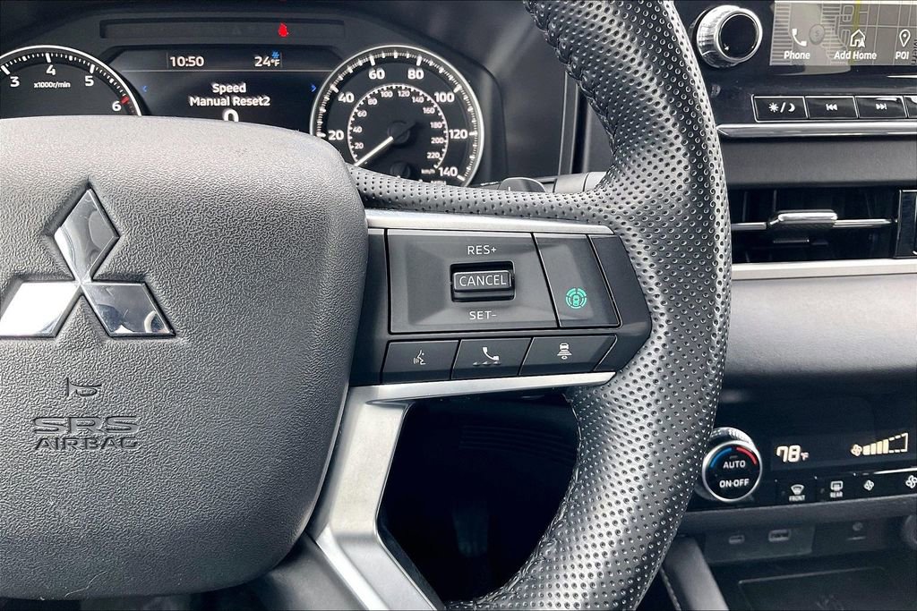 Used 2024 Mitsubishi Outlander SE image 17