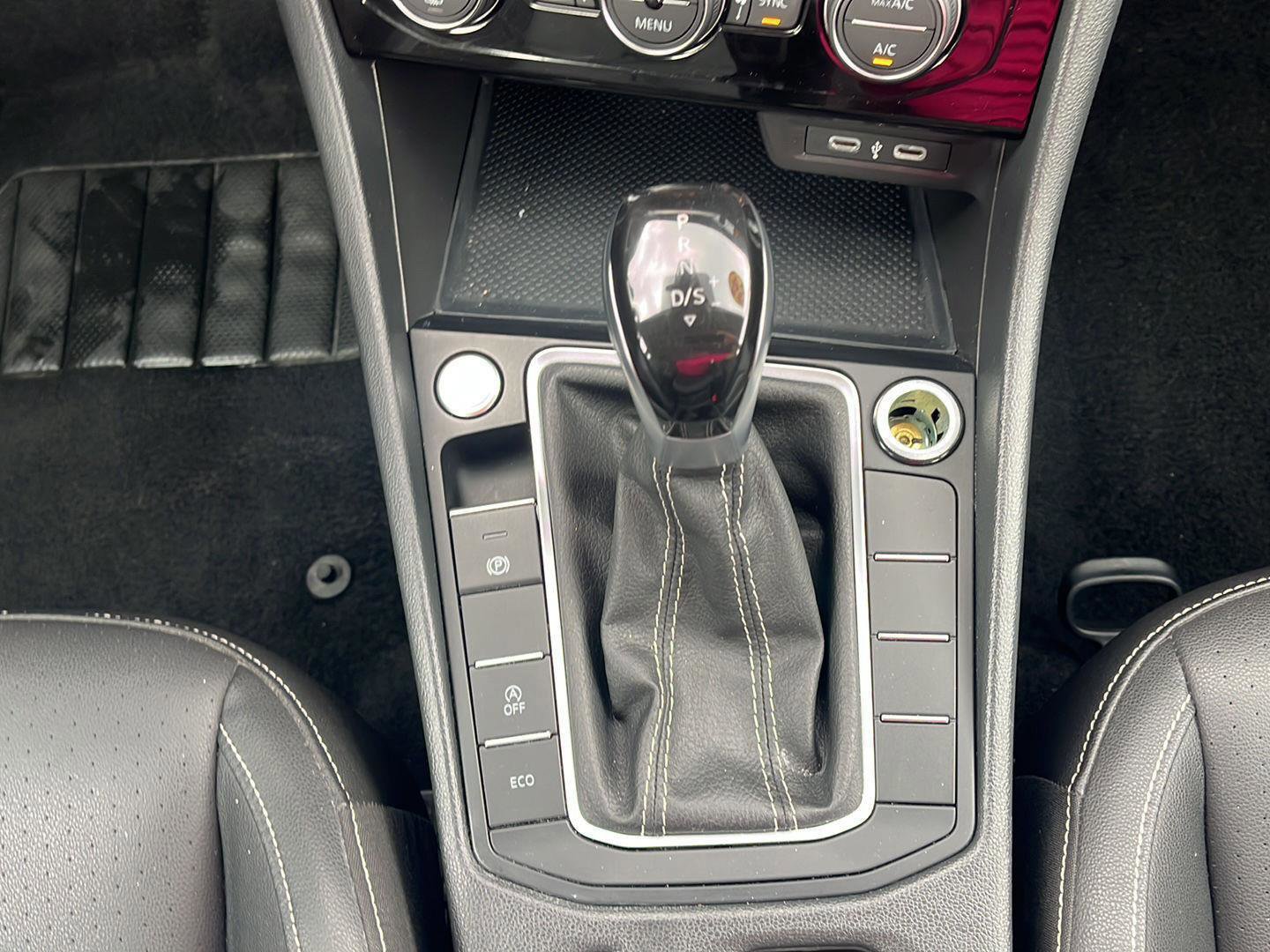 Used 2024 Volkswagen Jetta SE image 25