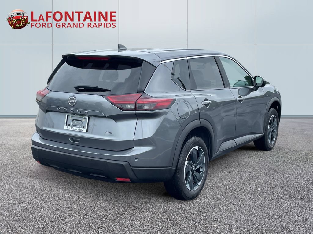 Used 2025 Nissan Rogue SV AWD/4WD image 7