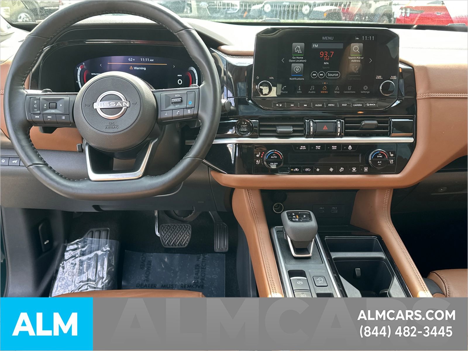 Used 2025 Nissan Pathfinder Platinum FWD image 17