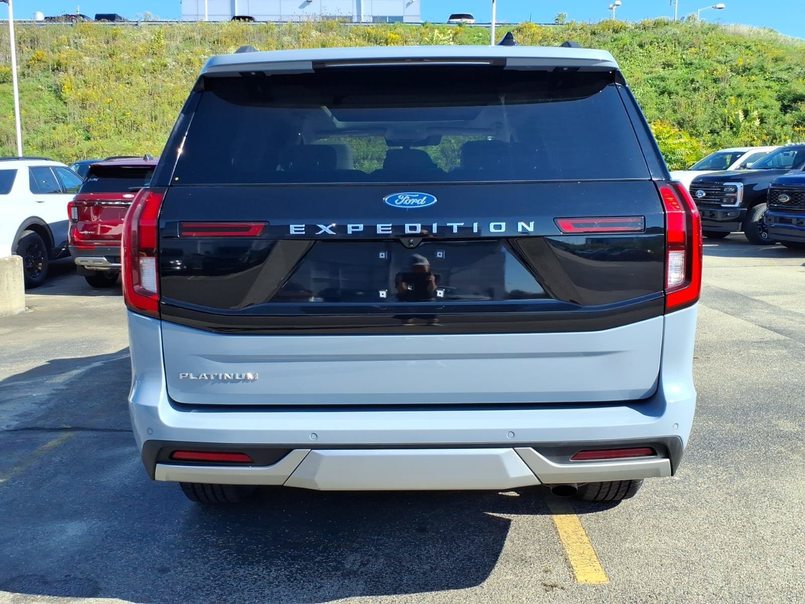 Certified 2025 Ford Expedition Platinum AWD/4WD image 5