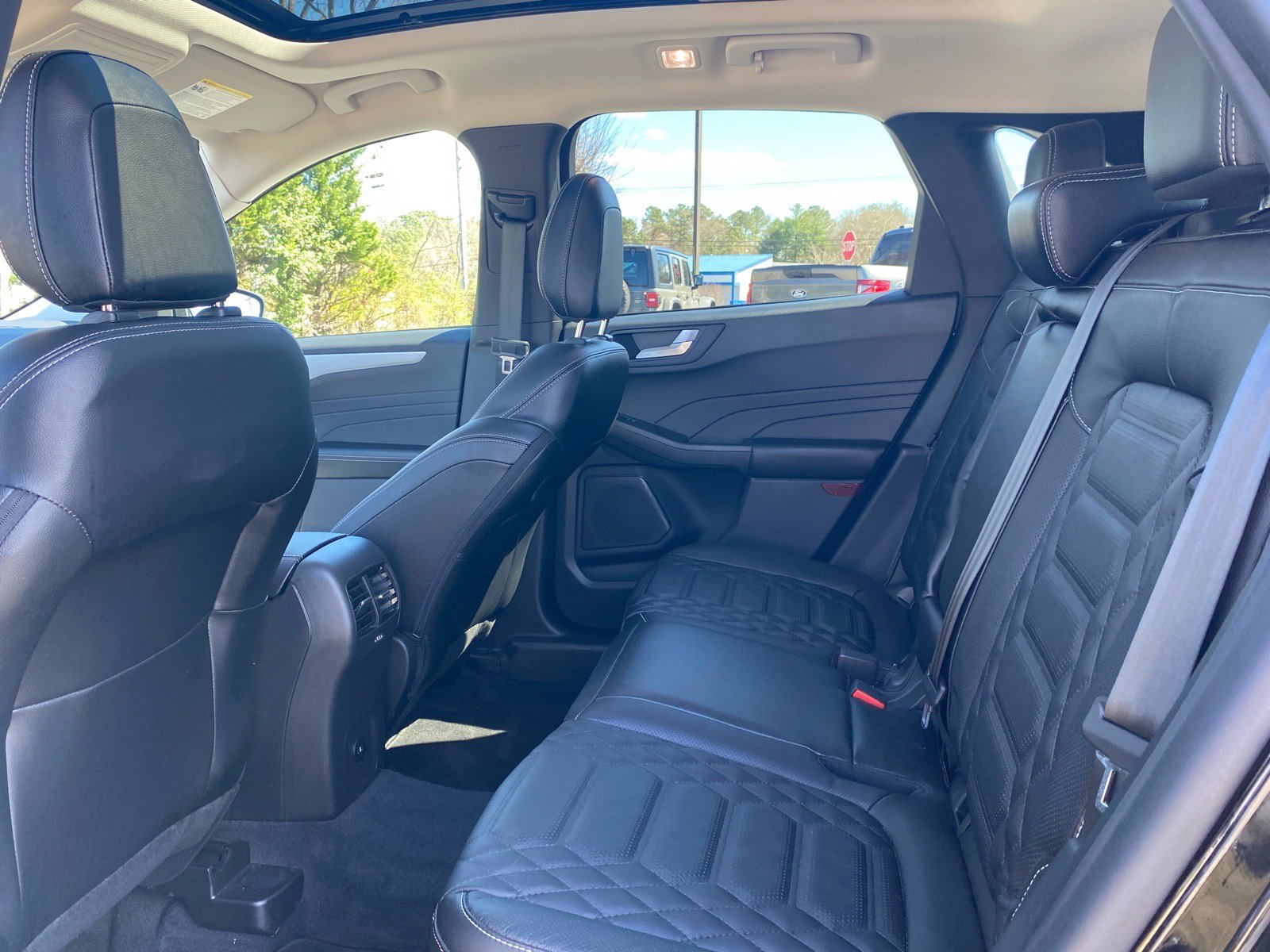 Certified 2023 Ford Escape Platinum w/ Premium Technology Package AWD/4WD image 23