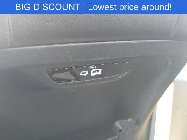 Used 2023 Chrysler Pacifica Touring-L FWD image 21
