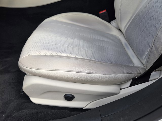 Used 2018 Mercedes-Benz E 300 4MATIC w/ Premium 2 Package image 20