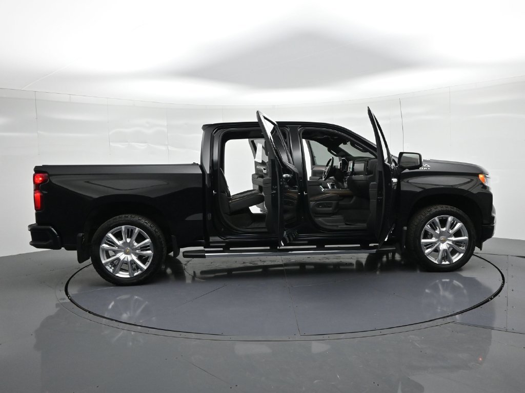 Used 2023 Chevrolet Silverado 1500 High Country w/ High Country Premium Package AWD/4WD image 24