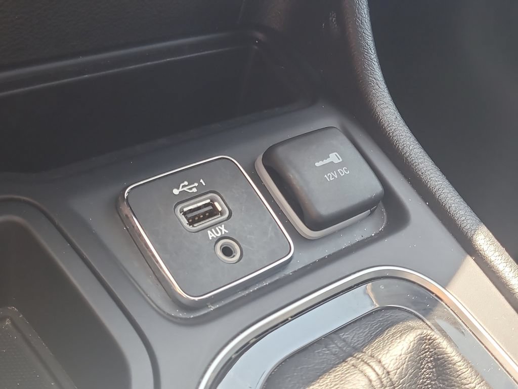 Used 2020 Jeep Cherokee Latitude Plus FWD image 21