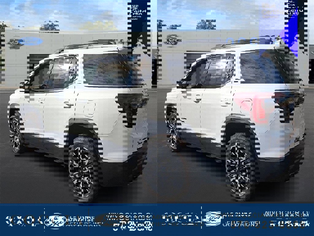 Used 2021 GMC Acadia SLE w/ Driver Convenience Package image 3