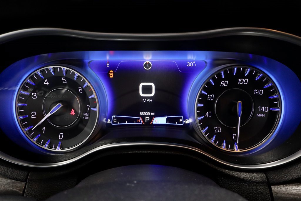 Used 2022 Chrysler 300 Touring image 28