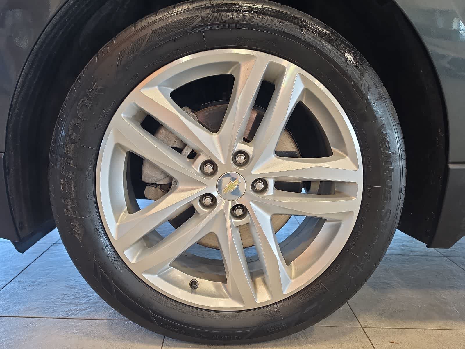 Used 2020 Chevrolet Equinox Premier AWD/4WD image 12