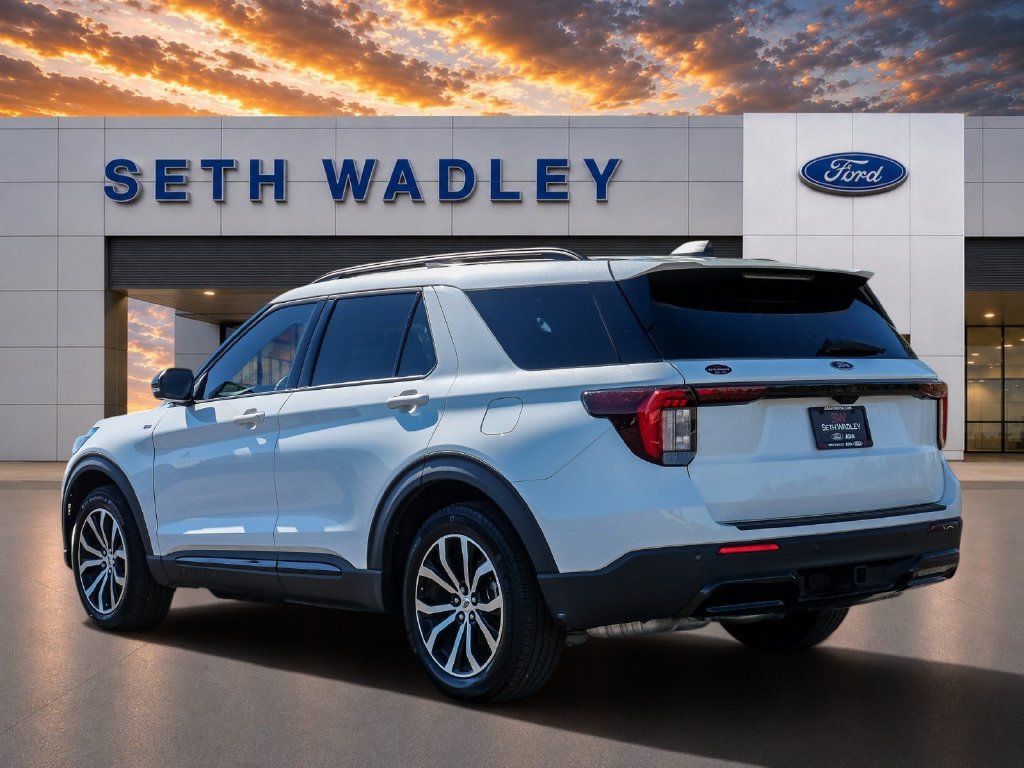 Certified 2025 Ford Explorer ST-Line RWD image 5