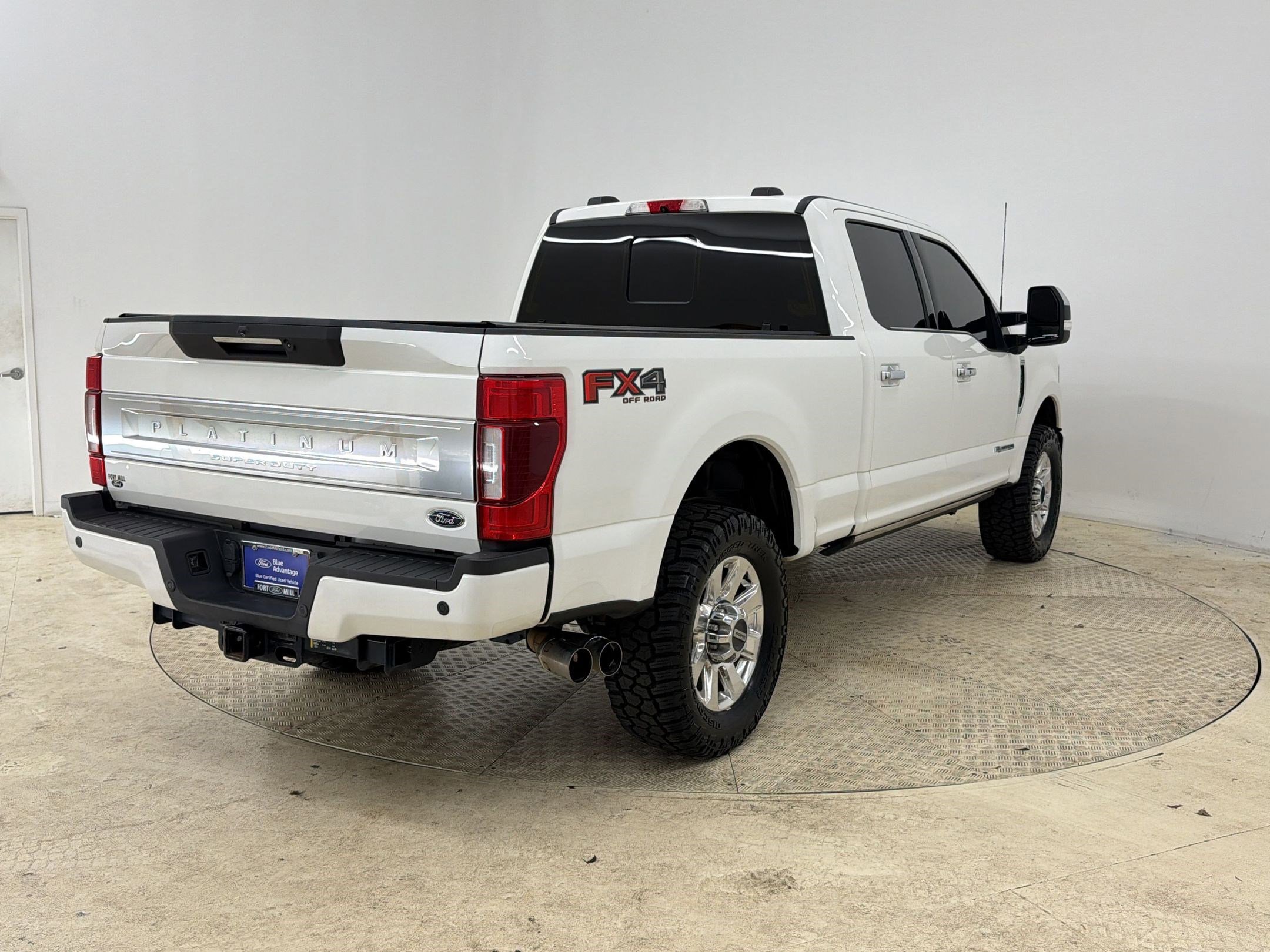 Certified 2022 Ford F250 Platinum w/ FX4 Off-Road Package image 9