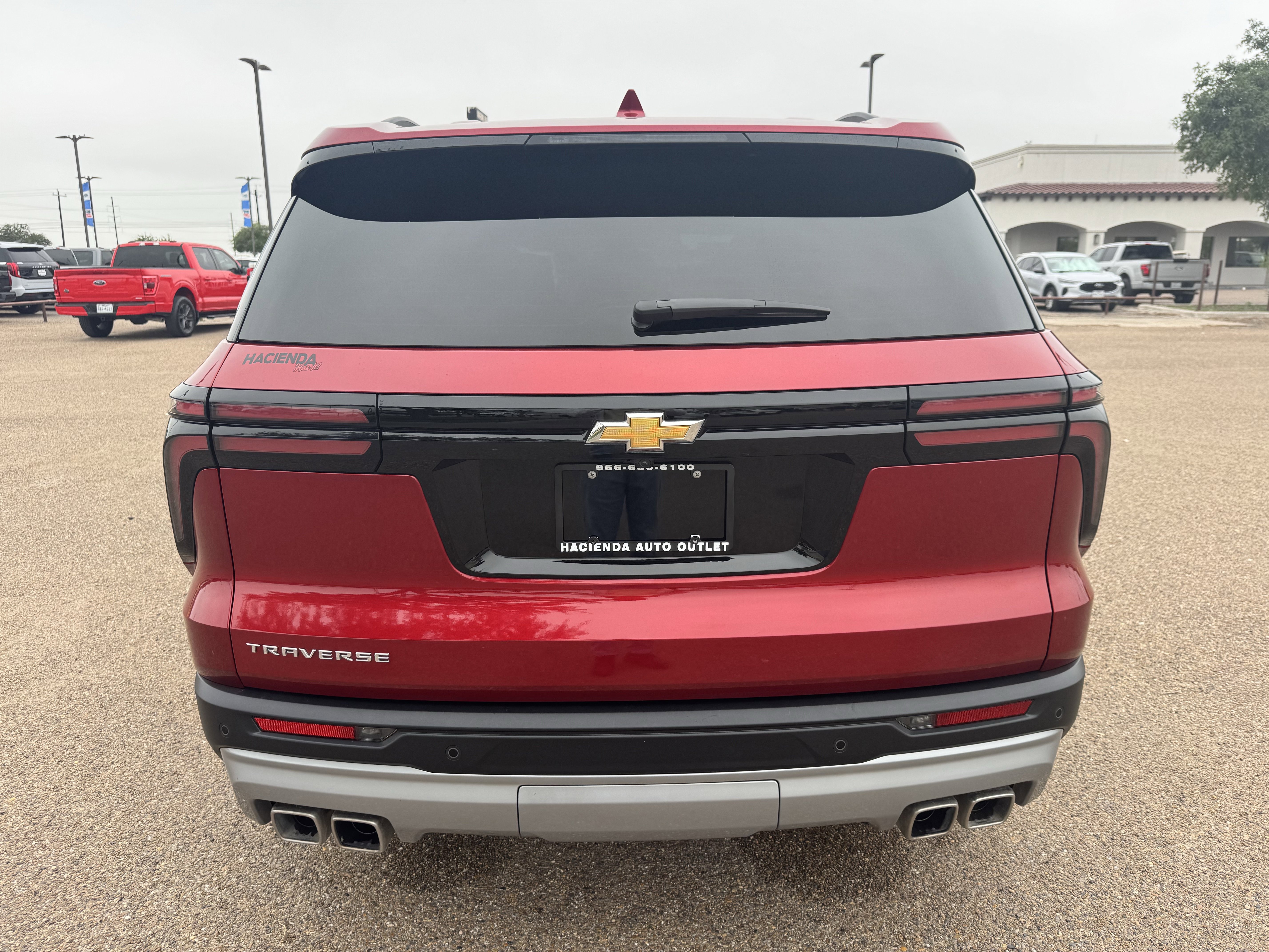 Used 2025 Chevrolet Traverse LT w/ LPO, Floor Liner Package FWD image 3