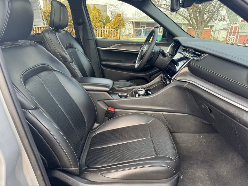 Used 2024 Jeep Grand Cherokee L Limited w/ Luxury Tech Group II image 33