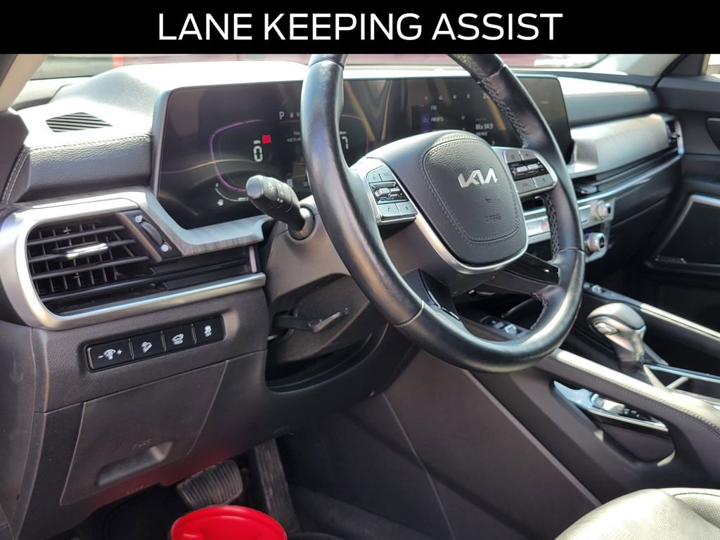 Used 2024 Kia Telluride EX w/ EX Captain's Chair Package AWD/4WD image 19