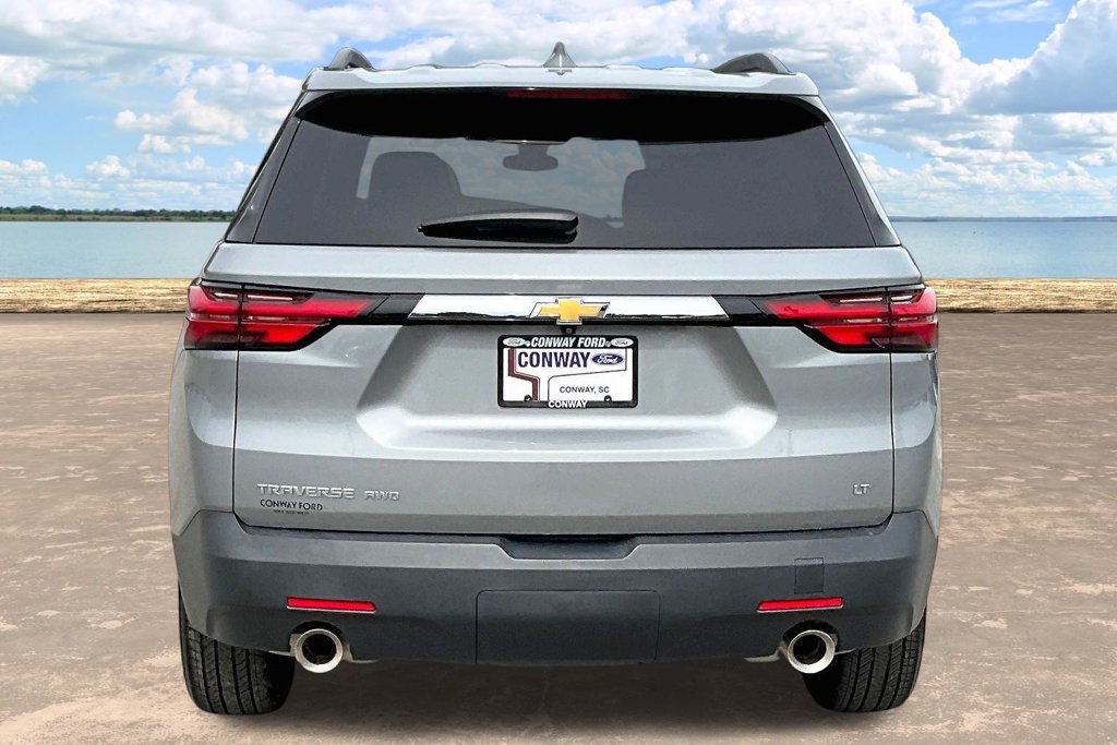Used 2023 Chevrolet Traverse LT w/ LPO, Cargo Package AWD/4WD image 7