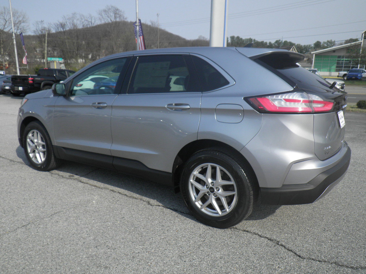 Certified 2024 Ford Edge SEL image 2