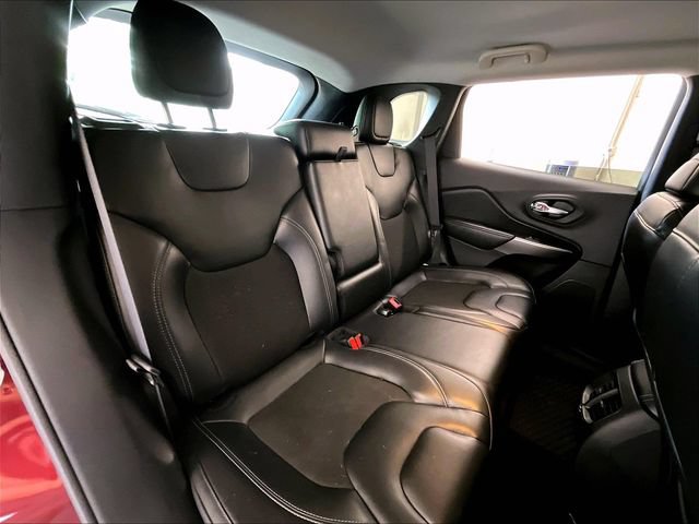 Used 2020 Jeep Cherokee Latitude Plus AWD/4WD image 26