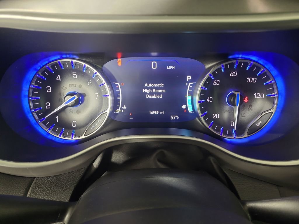 Used 2025 Chrysler Pacifica Select FWD image 11