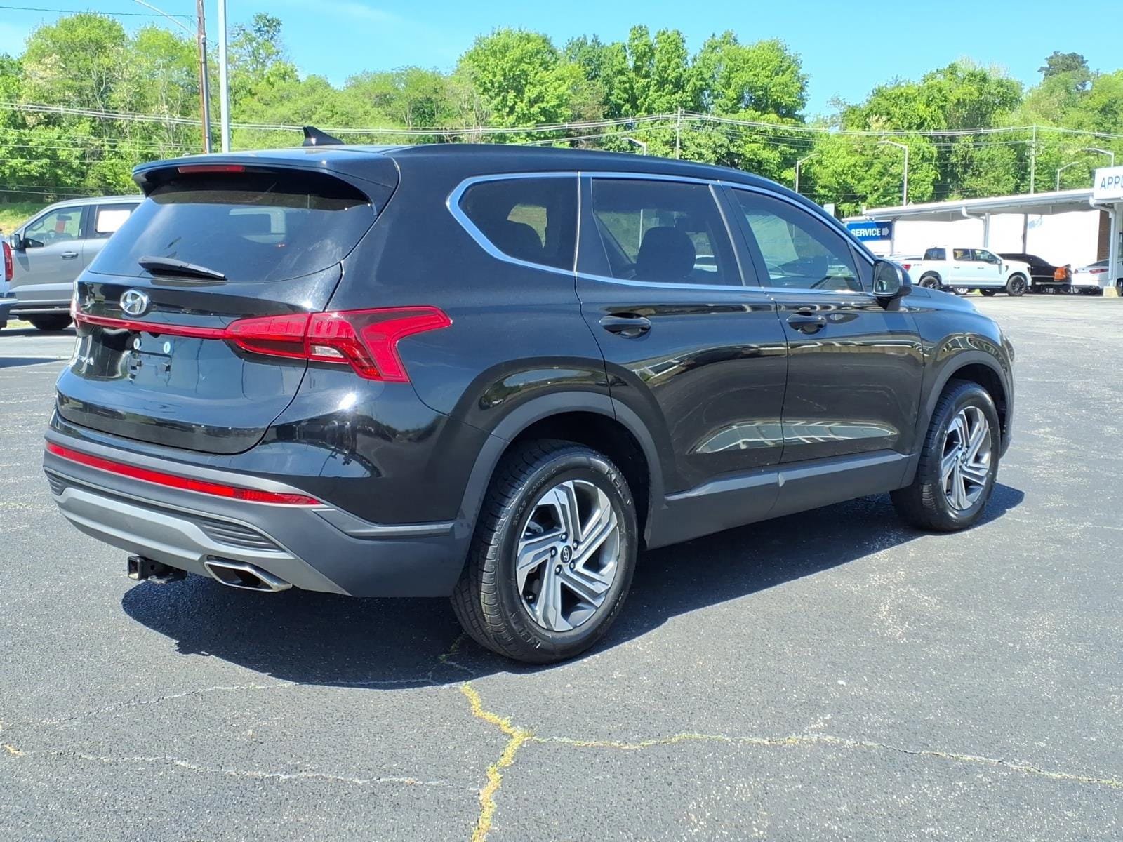 Used 2023 Hyundai Santa Fe SE w/ Cargo Package FWD image 5