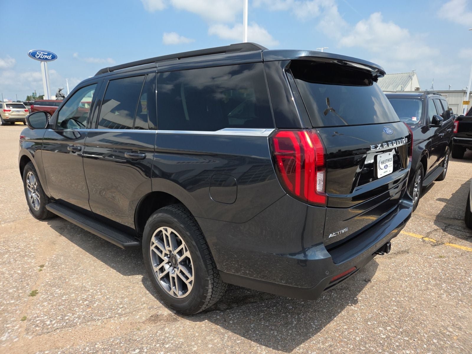 Certified 2025 Ford Expedition Active AWD/4WD image 3