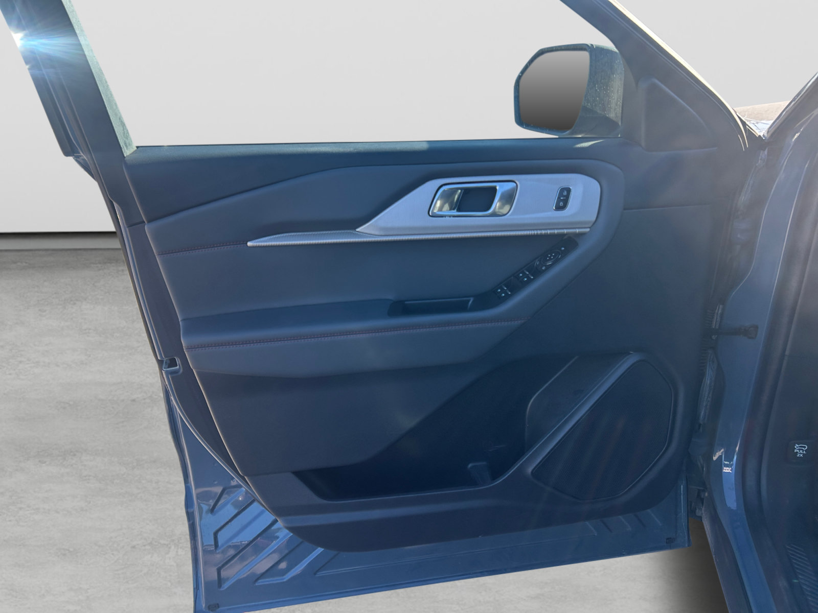 Certified 2025 Ford Explorer Active RWD image 10