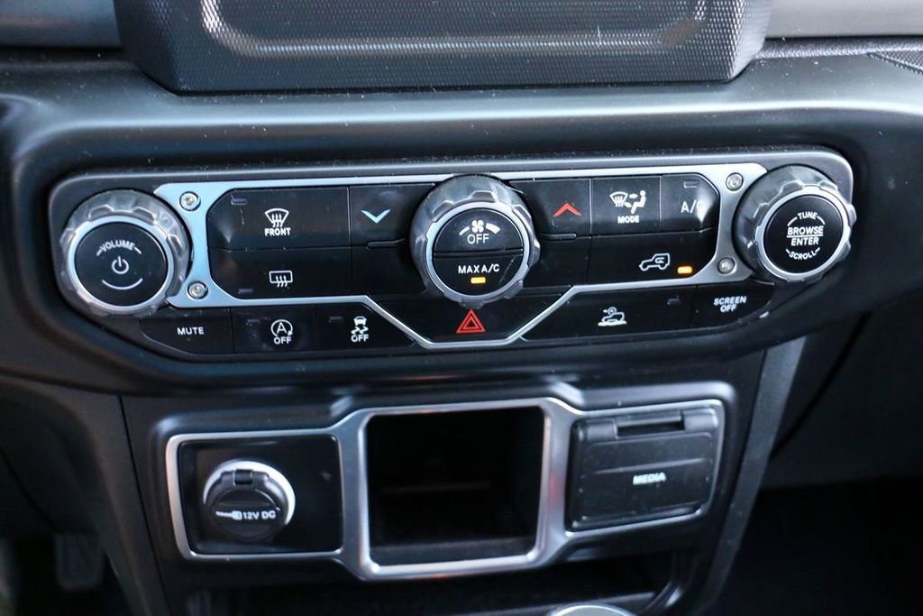 Used 2022 Jeep Wrangler Sport image 16