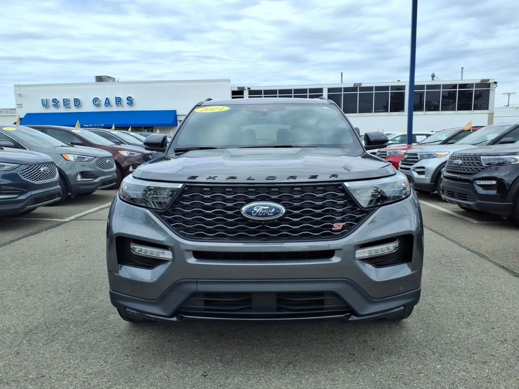 Certified 2024 Ford Explorer ST w/ Equipment Group 401A AWD/4WD image 3