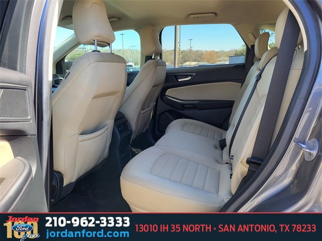 Certified 2022 Ford Edge SE image 16