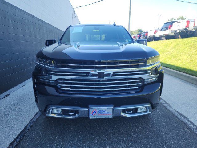 Used 2019 Chevrolet Silverado 1500 High Country w/ Technology Package AWD/4WD image 2