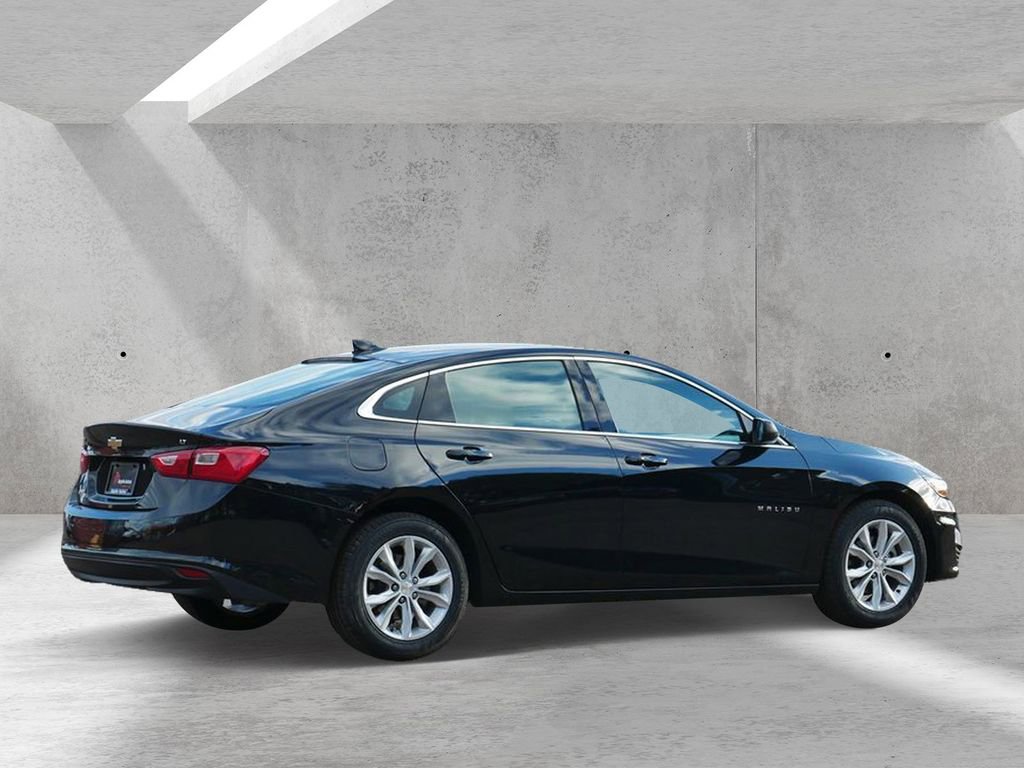 Used 2024 Chevrolet Malibu LT image 3