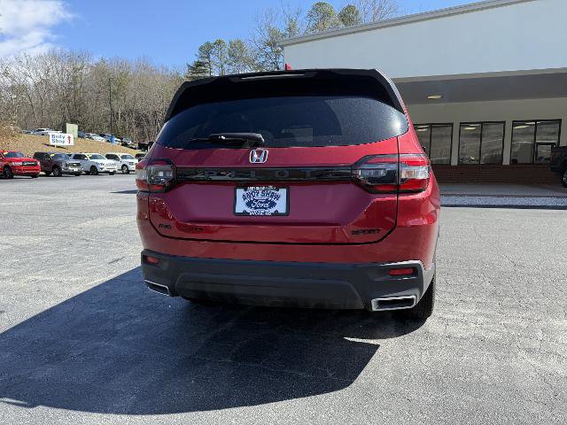 Used 2023 Honda Pilot Sport image 11