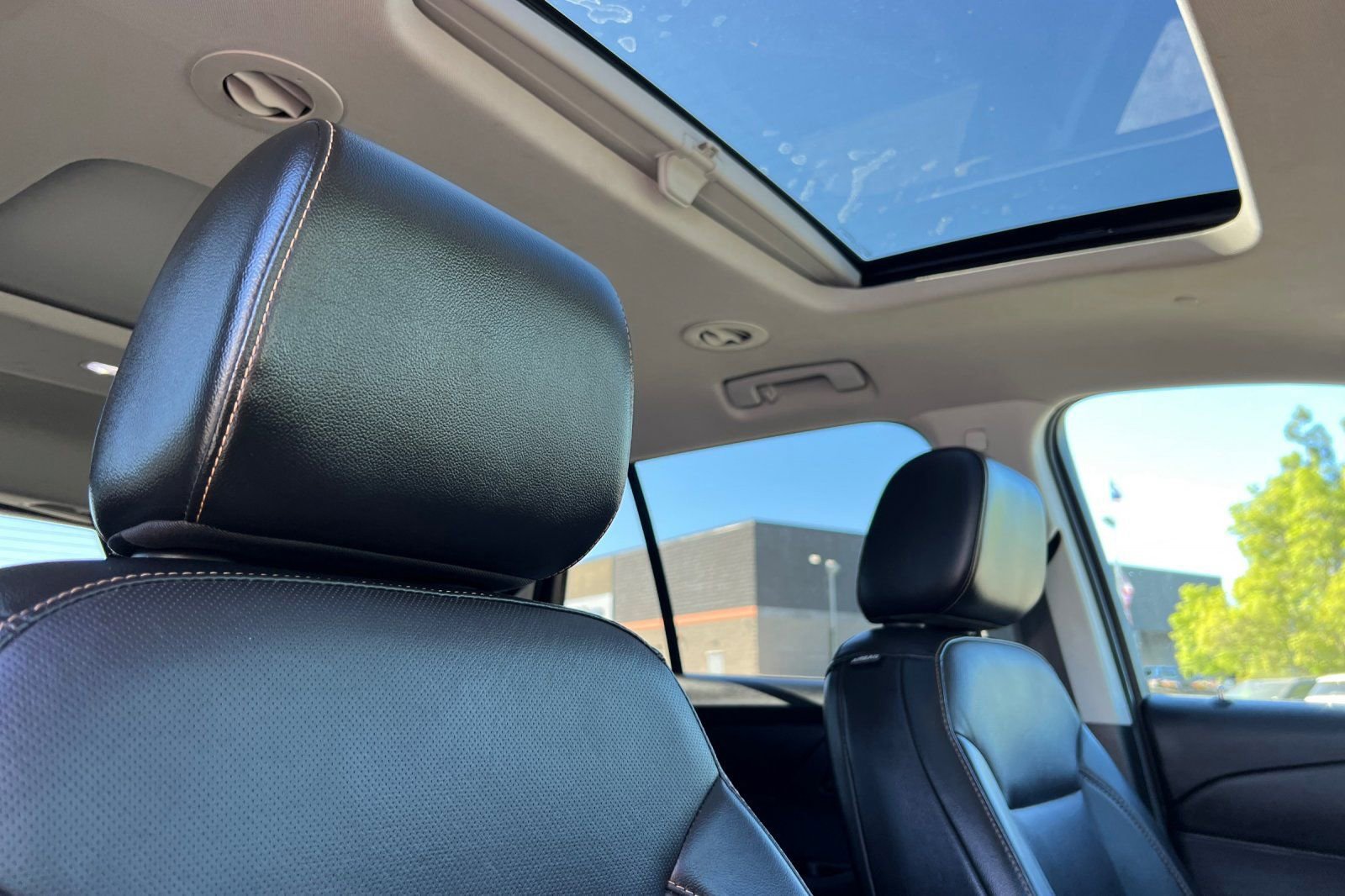 Used 2018 Chevrolet Traverse Premier w/ Redline Edition image 19