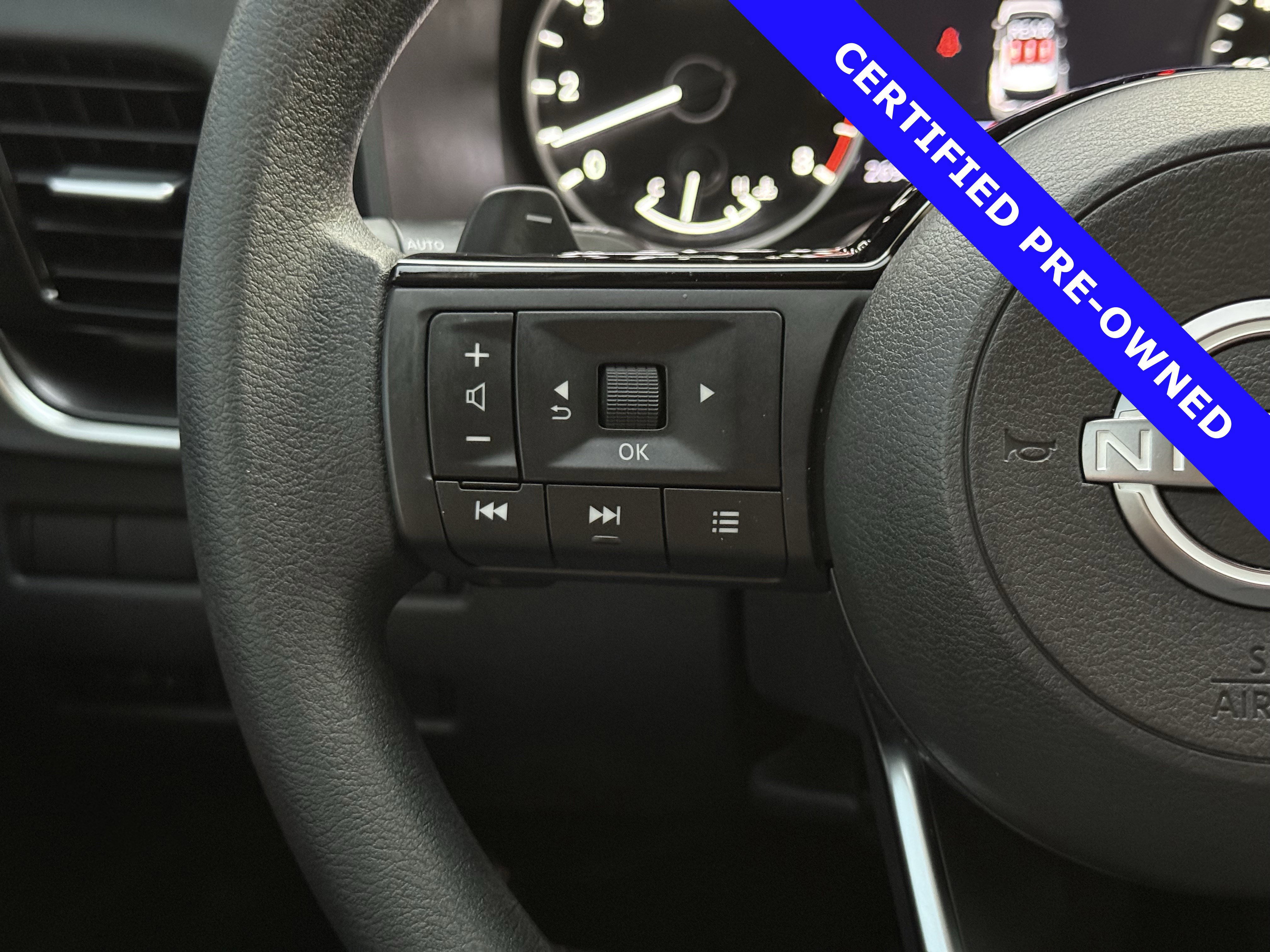 Used 2023 Nissan Rogue SV image 22