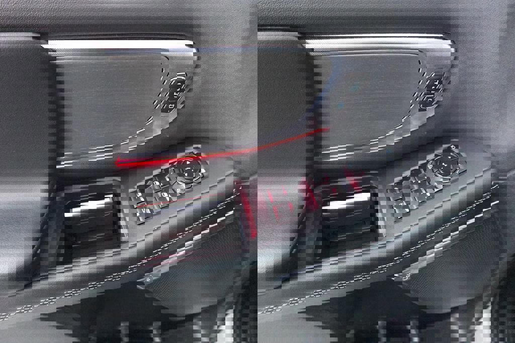 Certified 2025 Ford Expedition Platinum image 9