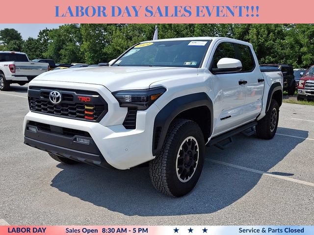 Used 2024 Toyota Tacoma TRD Off-Road w/ TRD Off Road Upgrade Package AWD/4WD image 4